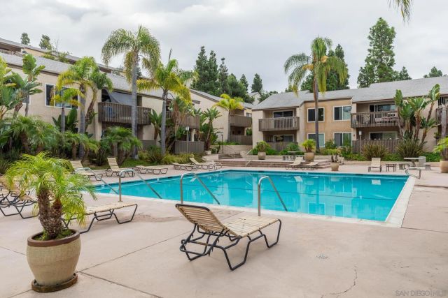8529 Villa La Jolla Drive E, La Jolla, CA 92037