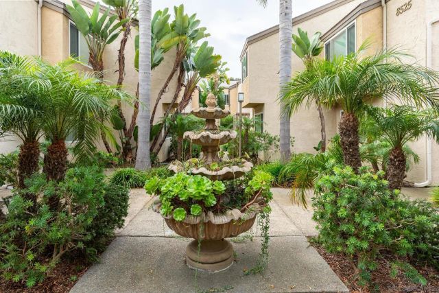 8529 Villa La Jolla Drive E, La Jolla, CA 92037