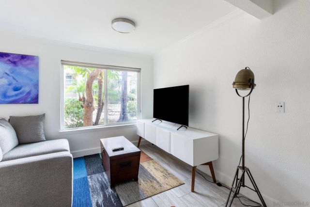 8529 Villa La Jolla Drive E, La Jolla, CA 92037