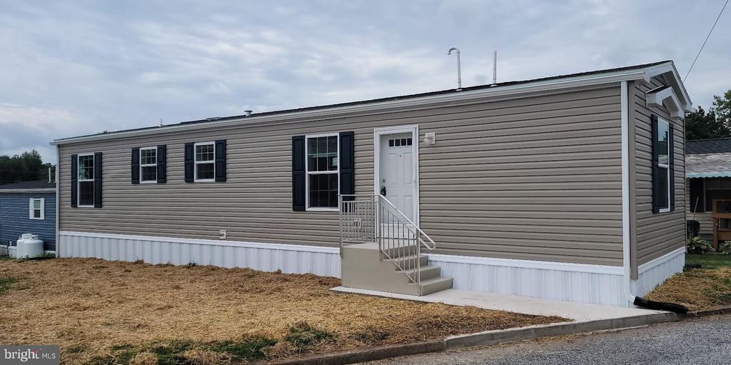14 CHARLES AVE, Birdsboro, PA 19508