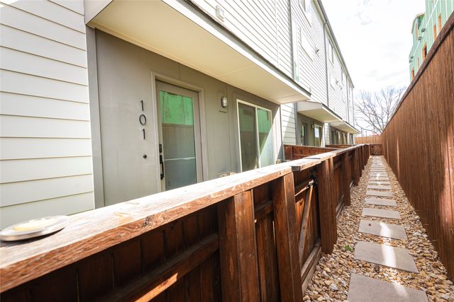 1901 N Carroll Avenue 101, Dallas, TX 75204