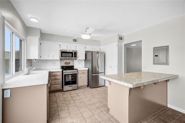 4107 Larwin Avenue, Cypress, CA 90630