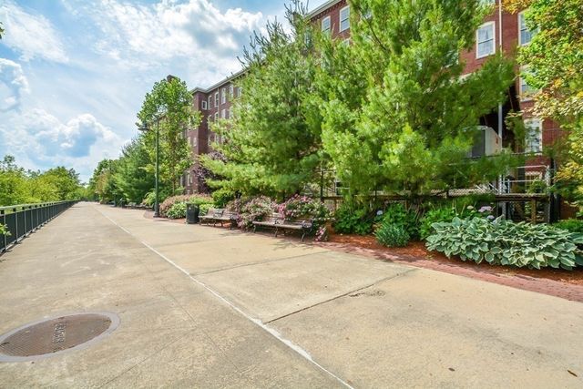 35 Riverwalk Way R302, Lowell, MA 01854