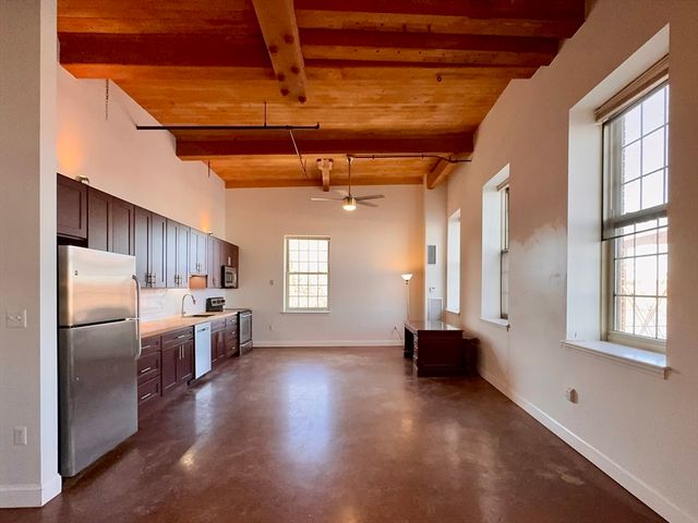 35 Riverwalk Way R302, Lowell, MA 01854