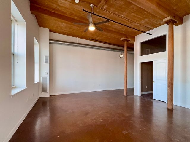 35 Riverwalk Way R302, Lowell, MA 01854