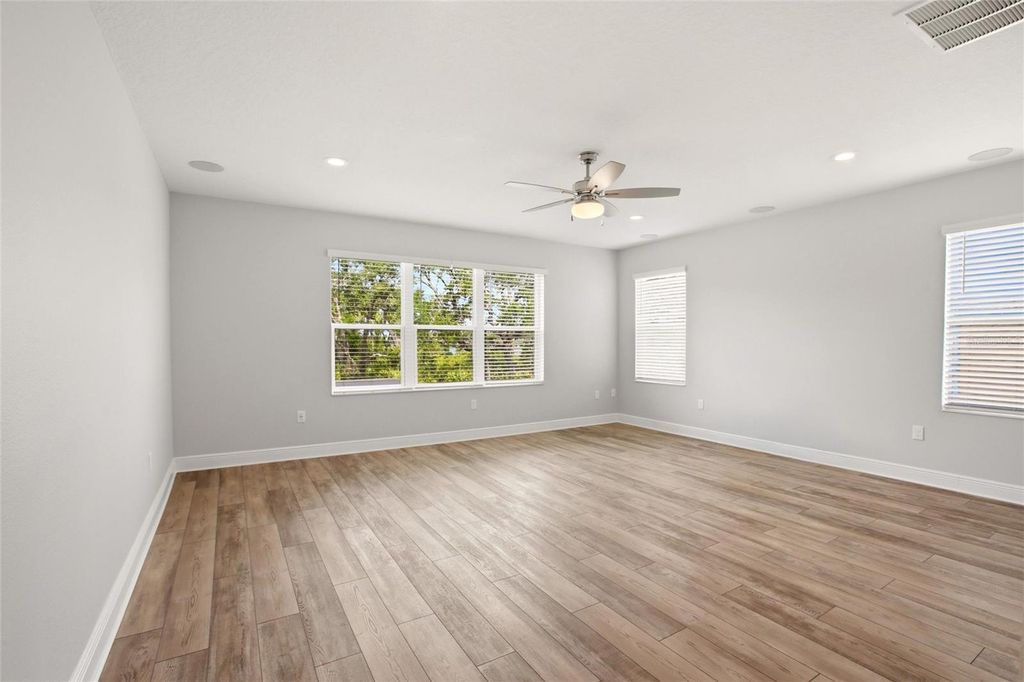 Image 37 of property listing at 7545 RIDGELAKE CIRCLE, Bradenton, FL 34203