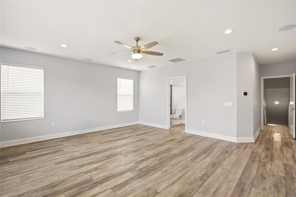 Image 39 of property listing at 7545 RIDGELAKE CIRCLE, Bradenton, FL 34203