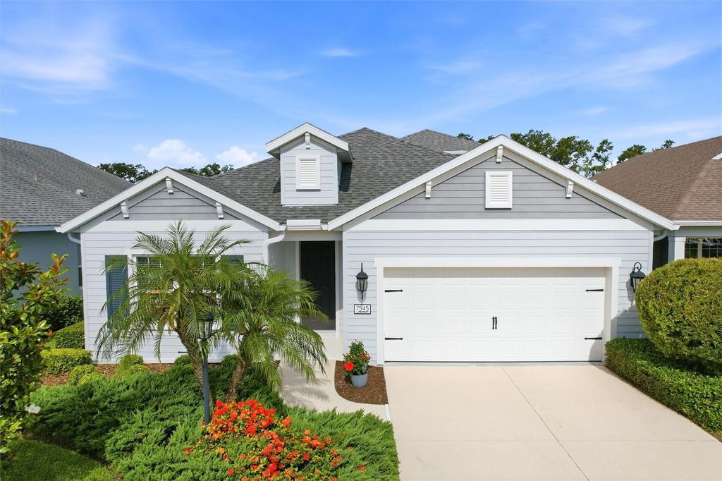 Image 55 of property listing at 7545 RIDGELAKE CIRCLE, Bradenton, FL 34203