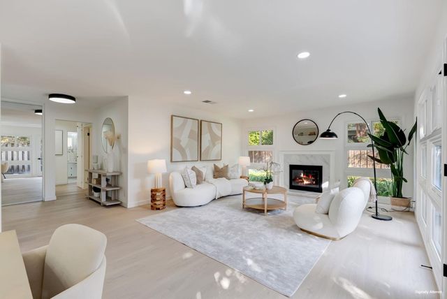 121 Lois Lane, Palo Alto, CA 94303