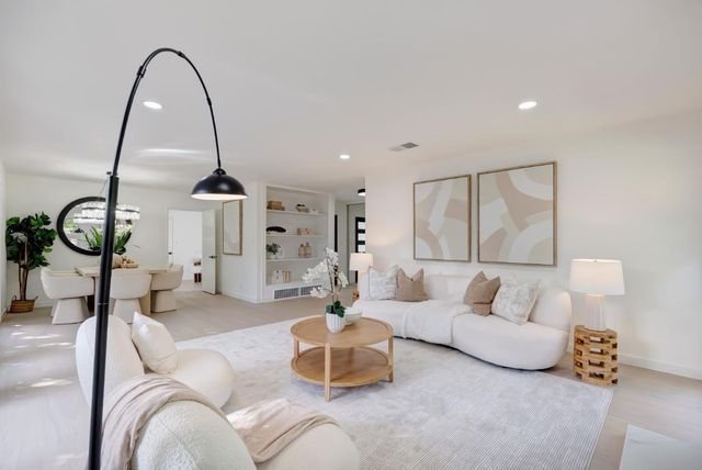 121 Lois Lane, Palo Alto, CA 94303