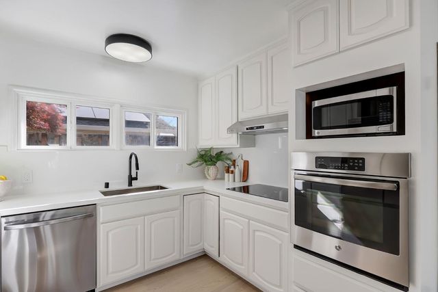 121 Lois Lane, Palo Alto, CA 94303