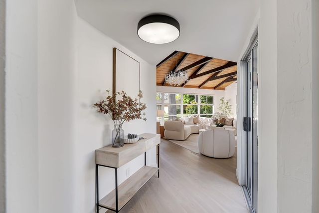 121 Lois Lane, Palo Alto, CA 94303