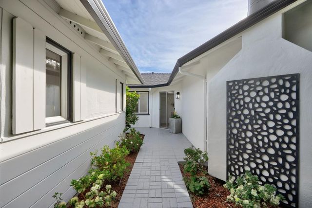 121 Lois Lane, Palo Alto, CA 94303