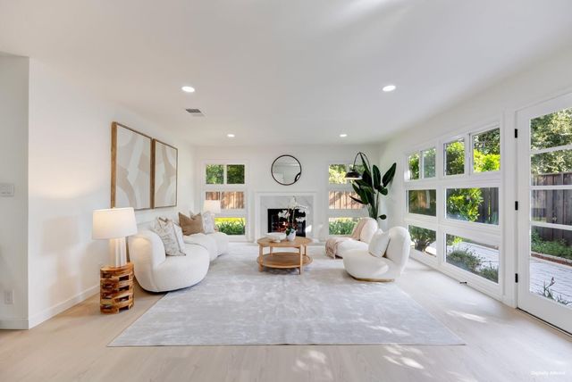 121 Lois Lane, Palo Alto, CA 94303