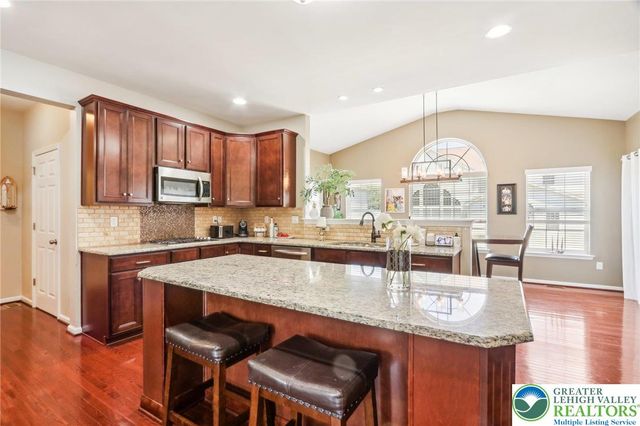 955 Yorkshire Drive, Upper Macungie Twp, PA 18031