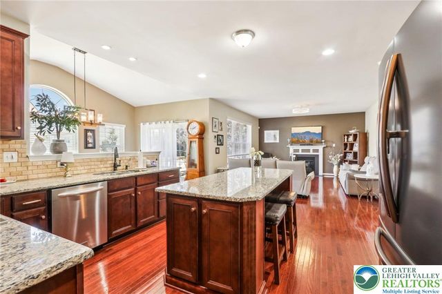 955 Yorkshire Drive, Upper Macungie Twp, PA 18031