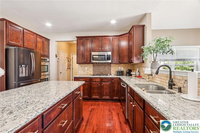 955 Yorkshire Drive, Upper Macungie Twp, PA 18031