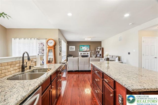 955 Yorkshire Drive, Upper Macungie Twp, PA 18031