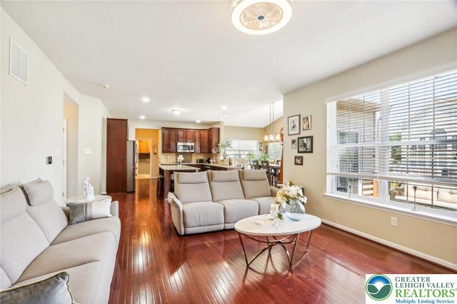 955 Yorkshire Drive, Upper Macungie Twp, PA 18031