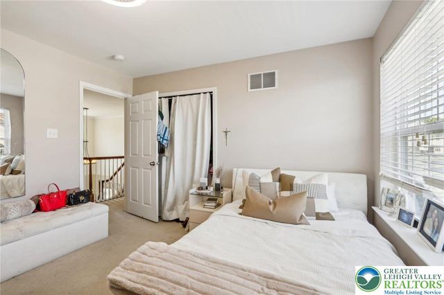 955 Yorkshire Drive, Upper Macungie Twp, PA 18031