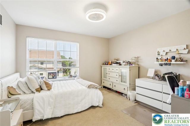 955 Yorkshire Drive, Upper Macungie Twp, PA 18031