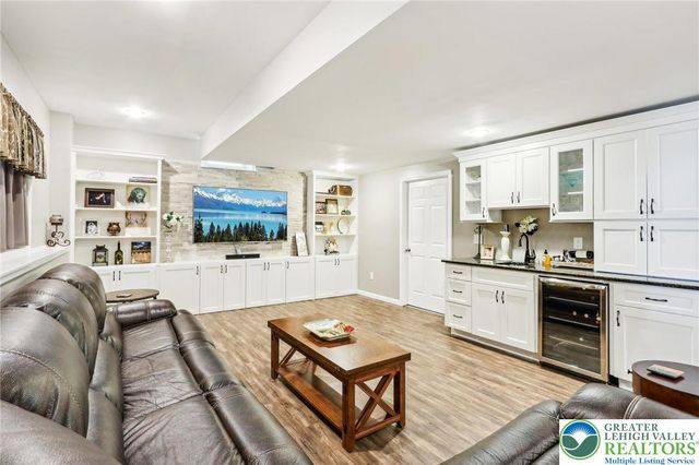 955 Yorkshire Drive, Upper Macungie Twp, PA 18031