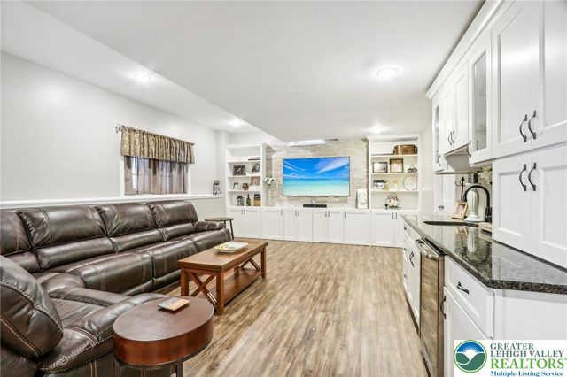 955 Yorkshire Drive, Upper Macungie Twp, PA 18031