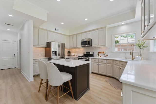 368 Ridgelake Scenic Drive, Montgomery, TX 77316