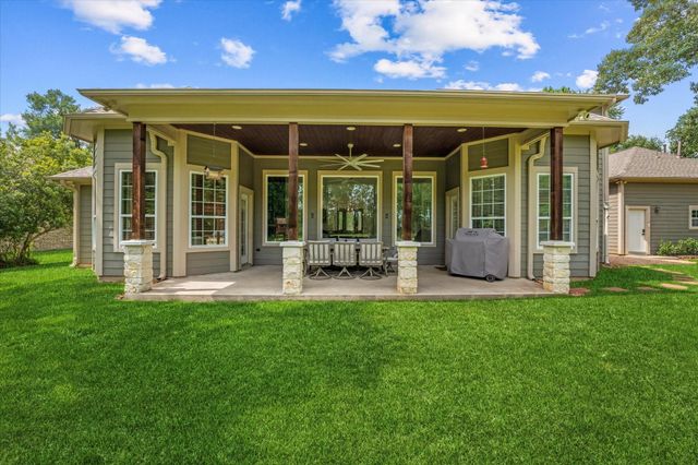 368 Ridgelake Scenic Drive, Montgomery, TX 77316