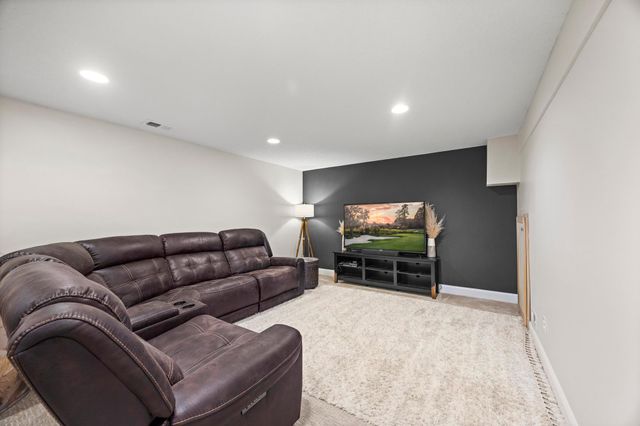 7270 Timber Lane N, Maple Grove, MN 55369