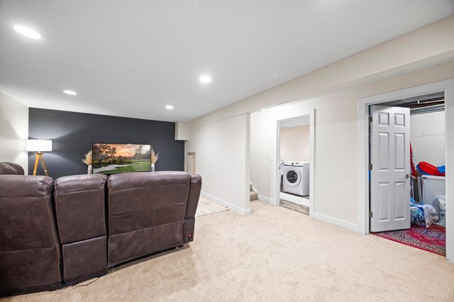7270 Timber Lane N, Maple Grove, MN 55369