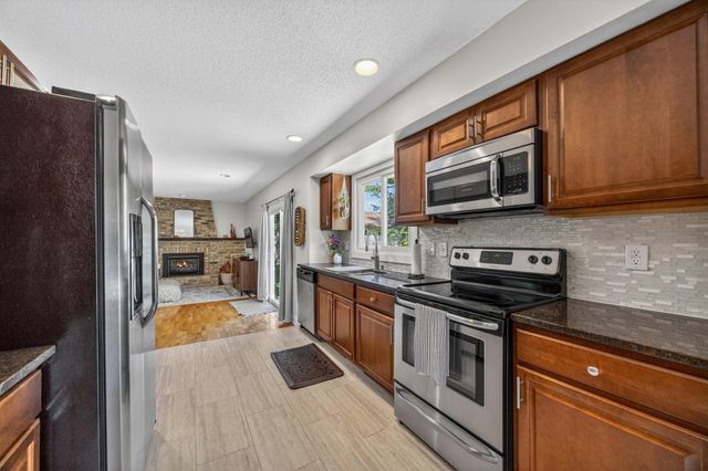 7270 Timber Lane N, Maple Grove, MN 55369