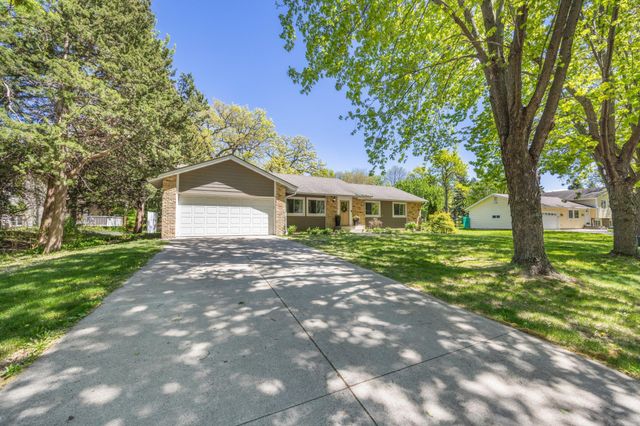 7270 Timber Lane N, Maple Grove, MN 55369