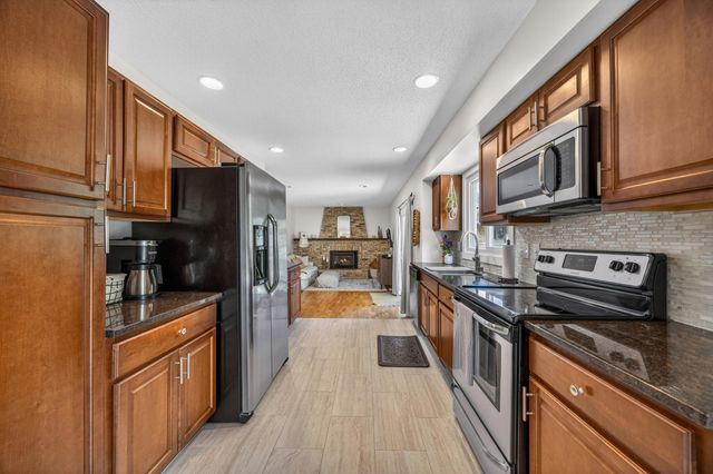 7270 Timber Lane N, Maple Grove, MN 55369