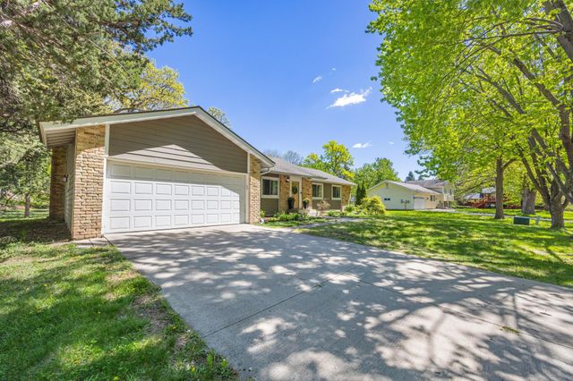 7270 Timber Lane N, Maple Grove, MN 55369