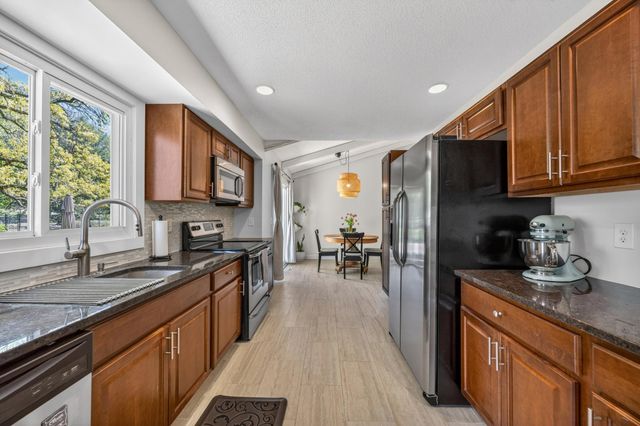 7270 Timber Lane N, Maple Grove, MN 55369