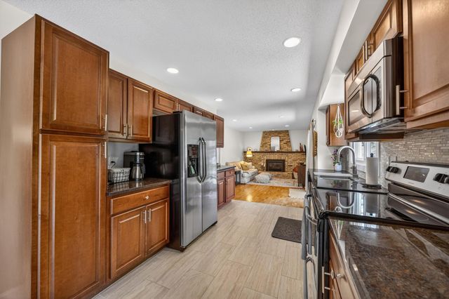 7270 Timber Lane N, Maple Grove, MN 55369