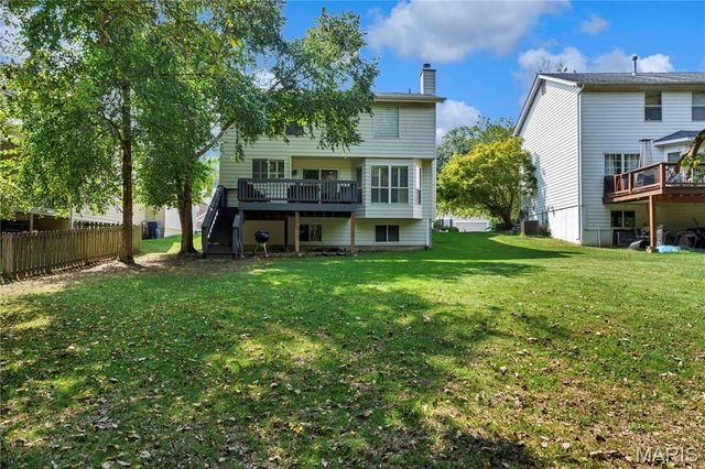 372 Buckhurst Drive, Ballwin, MO 63021