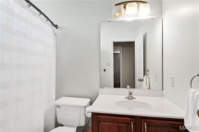 372 Buckhurst Drive, Ballwin, MO 63021