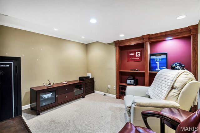372 Buckhurst Drive, Ballwin, MO 63021