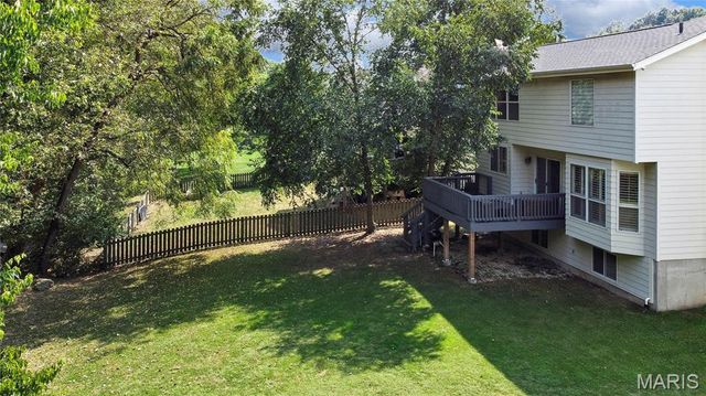 372 Buckhurst Drive, Ballwin, MO 63021