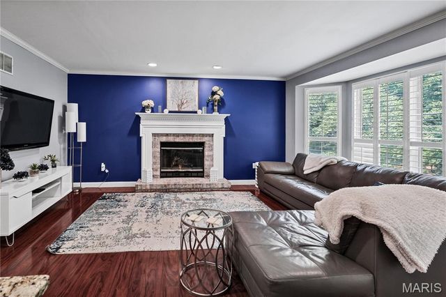 372 Buckhurst Drive, Ballwin, MO 63021