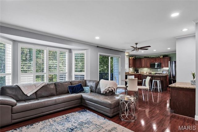 372 Buckhurst Drive, Ballwin, MO 63021