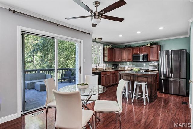 372 Buckhurst Drive, Ballwin, MO 63021