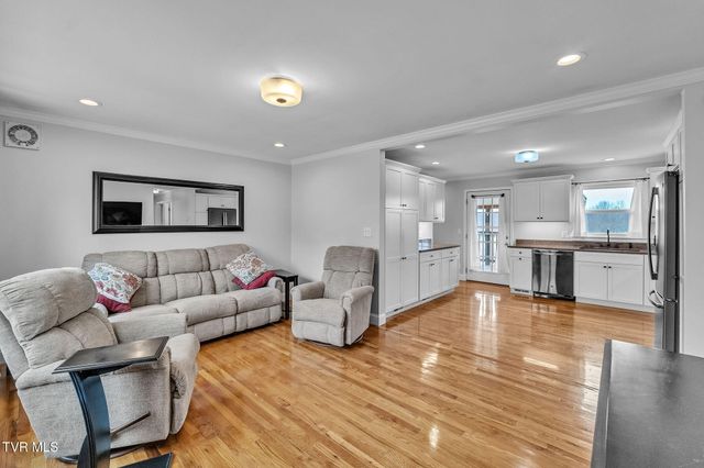 826 Southwest Mosby Street, Abingdon, VA 24210