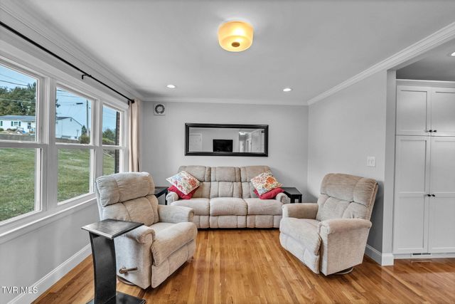 826 Southwest Mosby Street, Abingdon, VA 24210