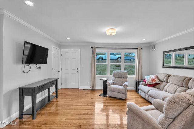 826 Southwest Mosby Street, Abingdon, VA 24210