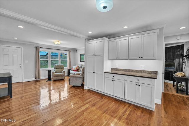 826 Southwest Mosby Street, Abingdon, VA 24210