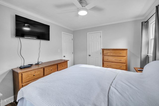 826 Southwest Mosby Street, Abingdon, VA 24210