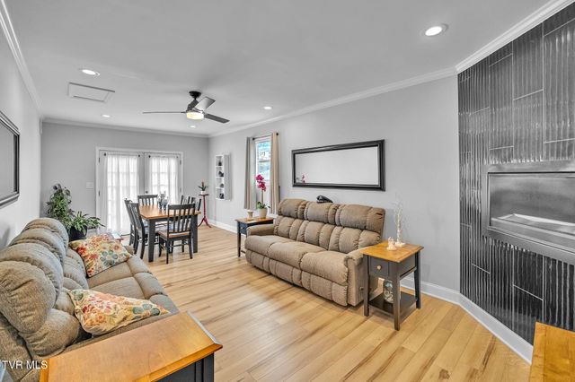 826 Southwest Mosby Street, Abingdon, VA 24210